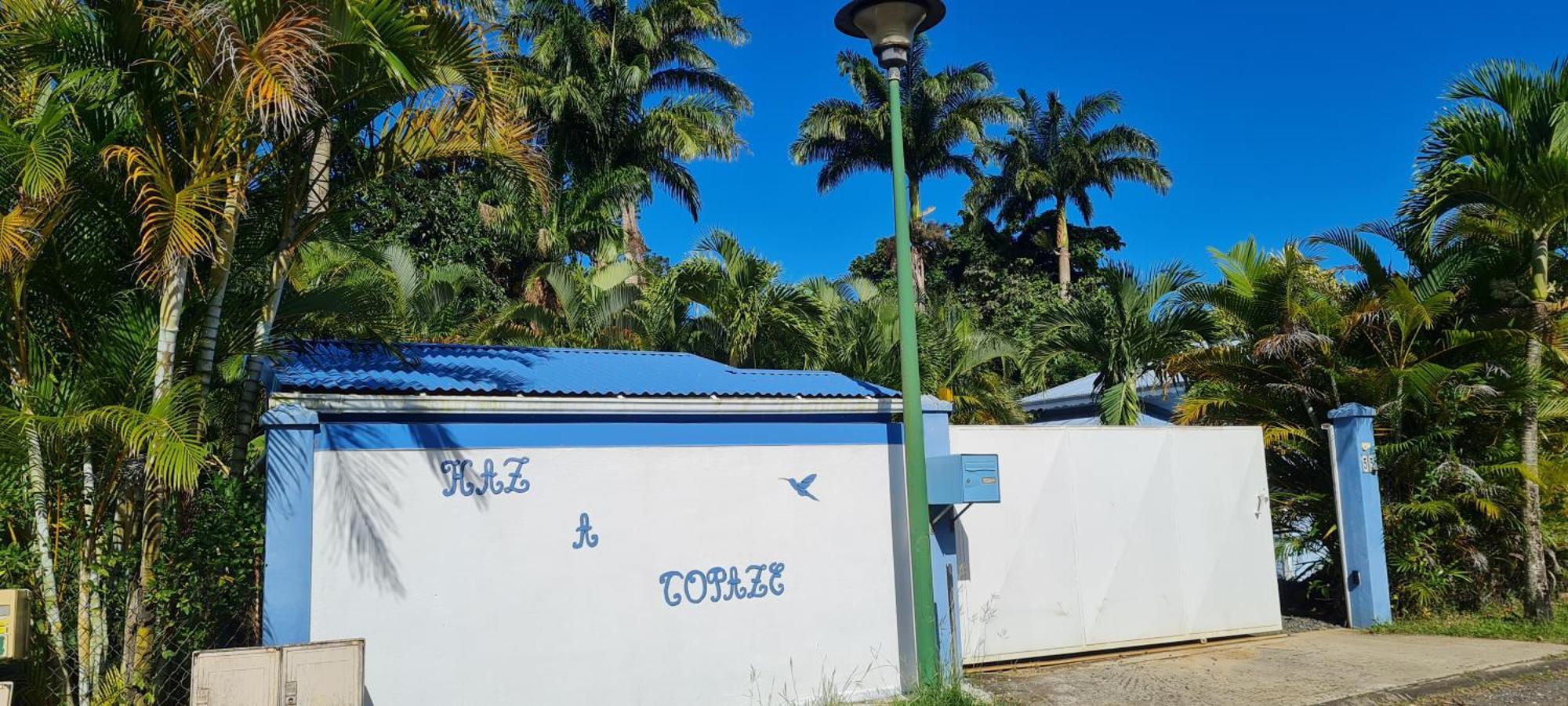 Gite Kaz A Topaze, Piscine, Jardin Tropical サント・ローズ エクステリア 写真